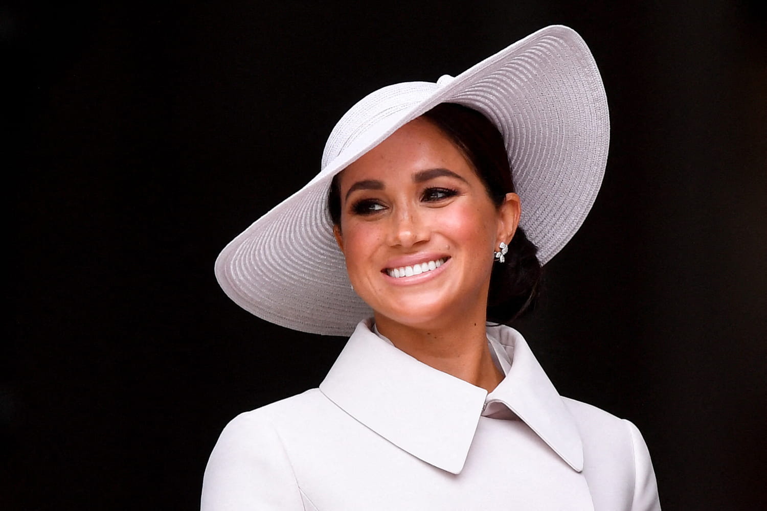 Meghan Markle's new favorite T-shirt costs 36 euros and it's perfect for summer